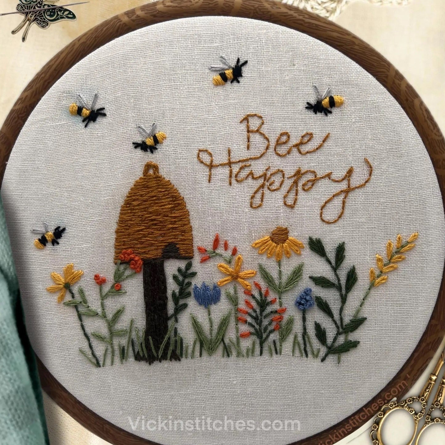 Bee Happy Embroidery Pattern - PDF Hand Stitch Design - Floral Beehive & Bumblebee Art for Cottagecore/ Farmhouse Decor Digital download