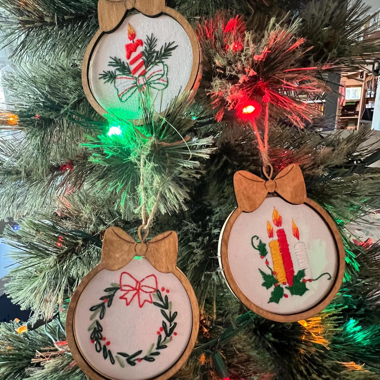 Christmas ornament Embroidery Kits with frame overlay. Mini Christmas tree ornament diy k/its. Christmas Trees embroidery. Embroidery gifts.