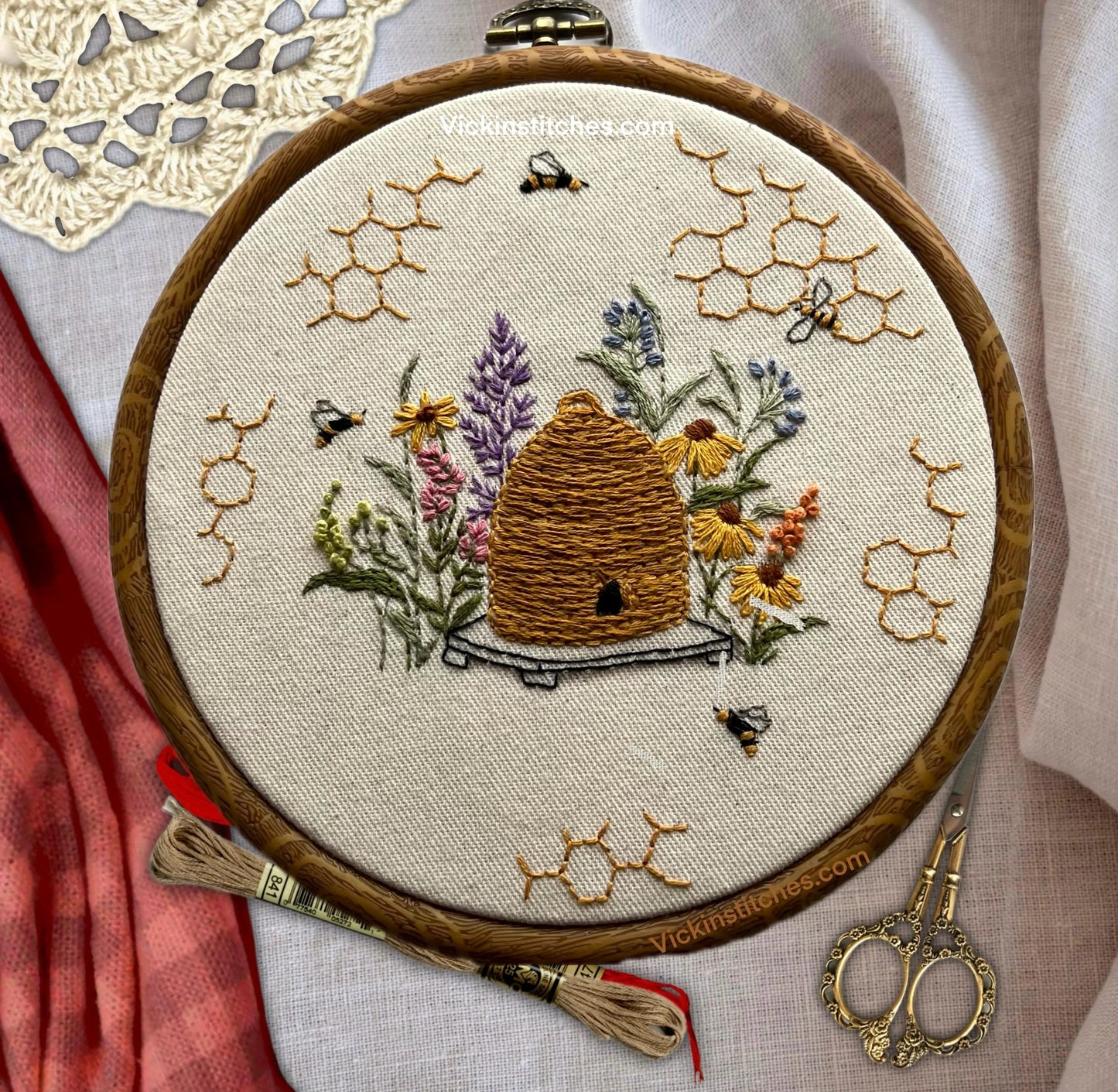 8” Bee Hive Nature, Honey Bee Embroidery Kit