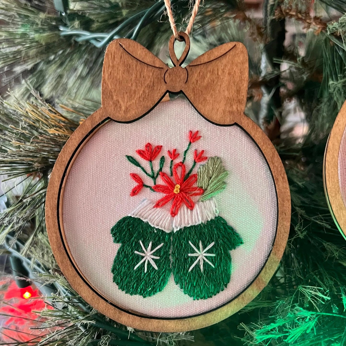Christmas ornament Embroidery Kits with frame overlay. Mini Christmas tree ornament diy k/its. Christmas Trees embroidery. Embroidery gifts.