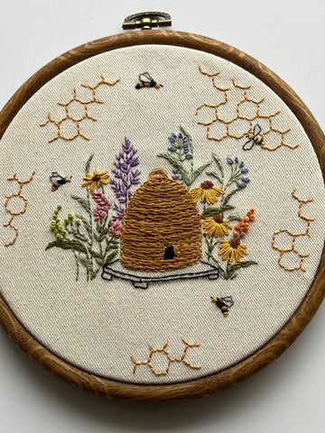 8” Bee Hive Nature, Honey Bee Embroidery Kit